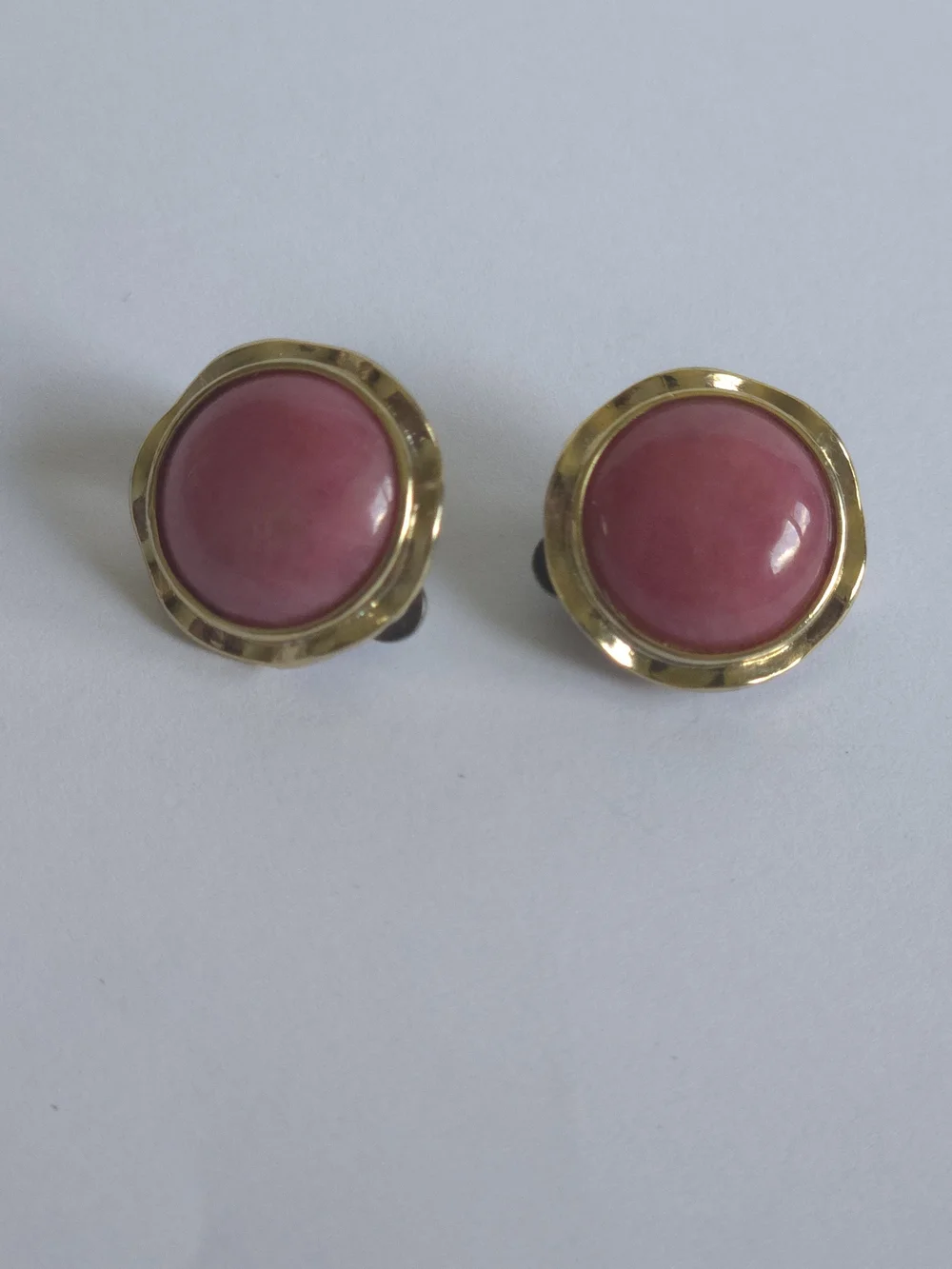 Vintage 1980s Mauve Pink Cabochon Clip On Earrings - Picture 6 of 11